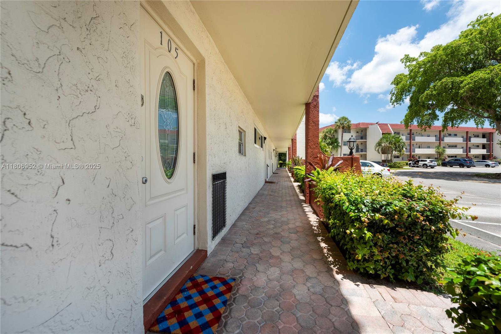 9823 S Hollybrook Lake Dr # 105, Pembroke Pines FL 33025 photo 3