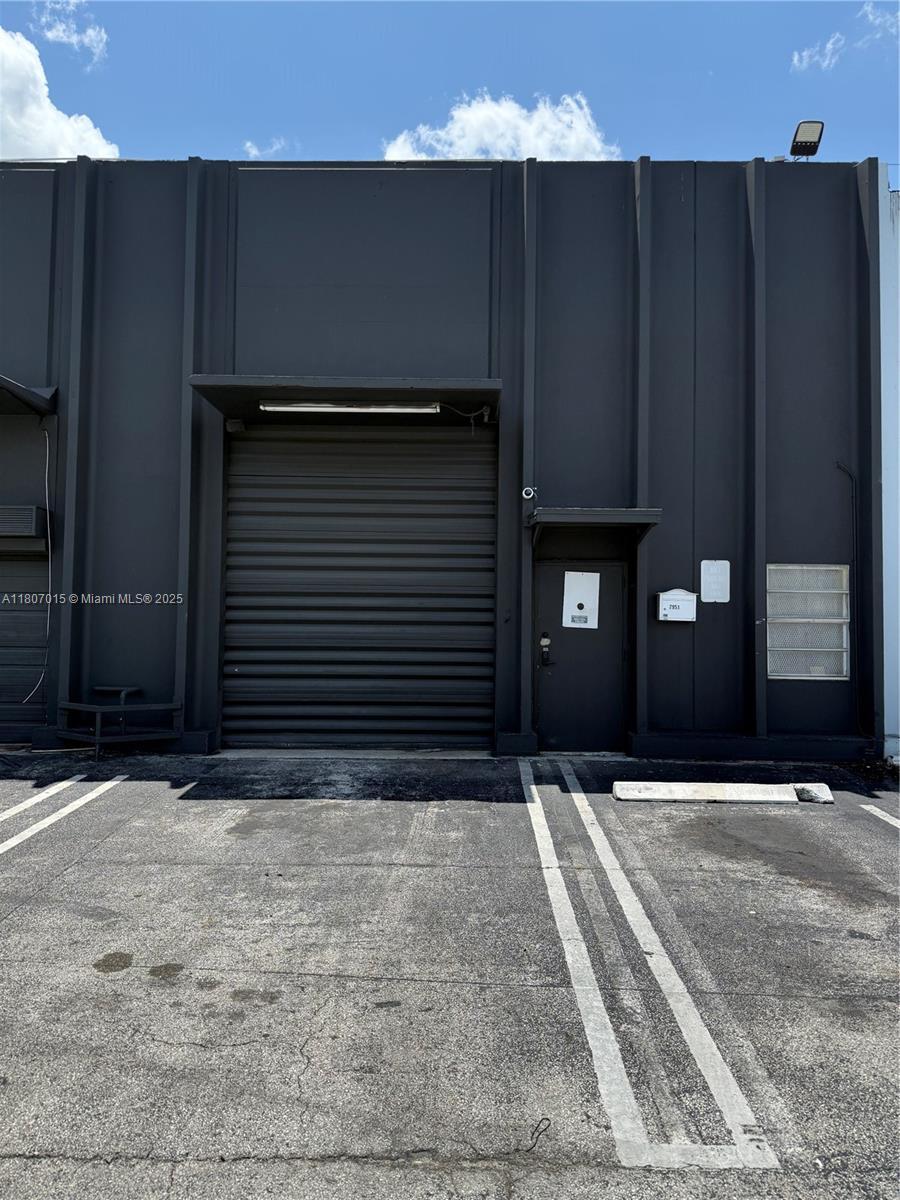 7951 NW 33rd St, Doral FL 33122