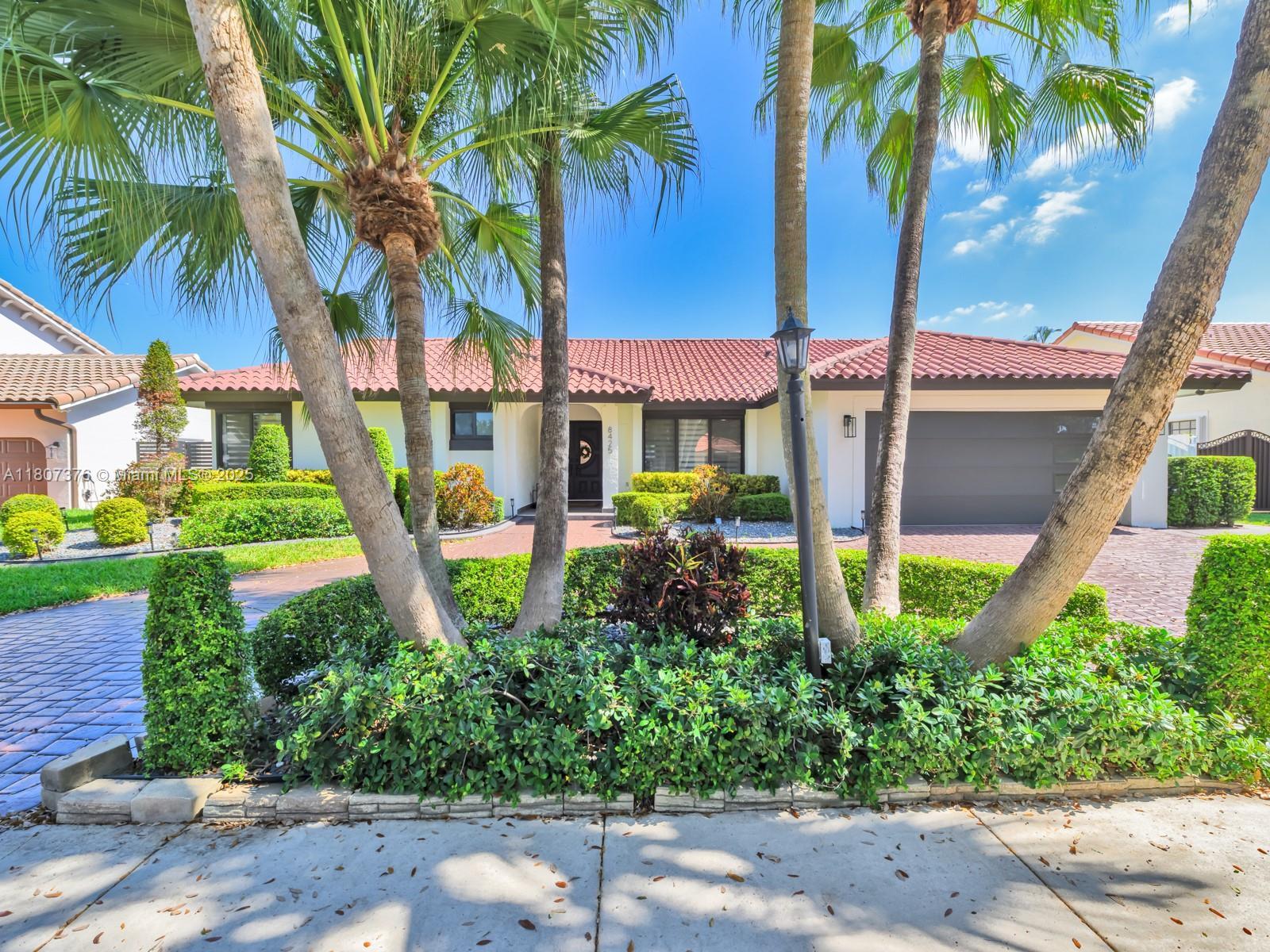 8425 NW 165th Ter, Miami Lakes FL 33016