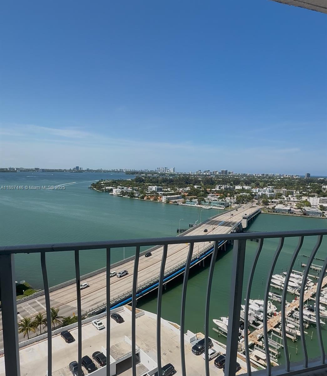 7601 E Treasure Dr # 2115, North Bay Village FL 33141