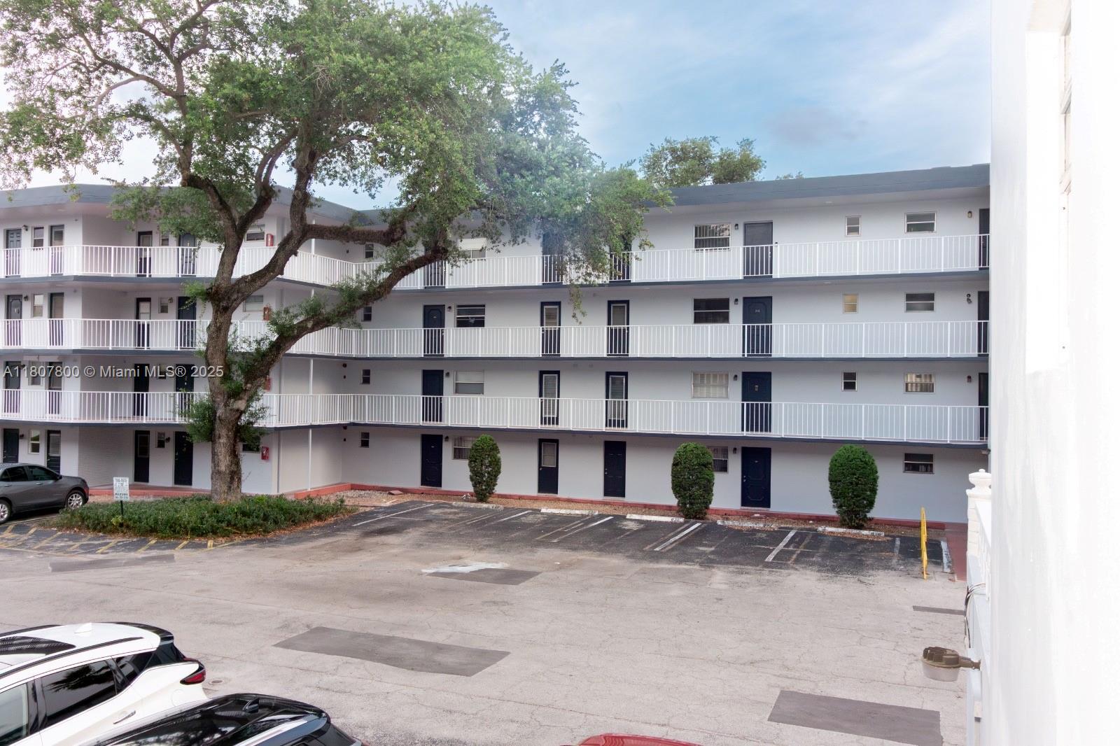 447 NE 195th St # 217, Miami FL 33179 photo 3