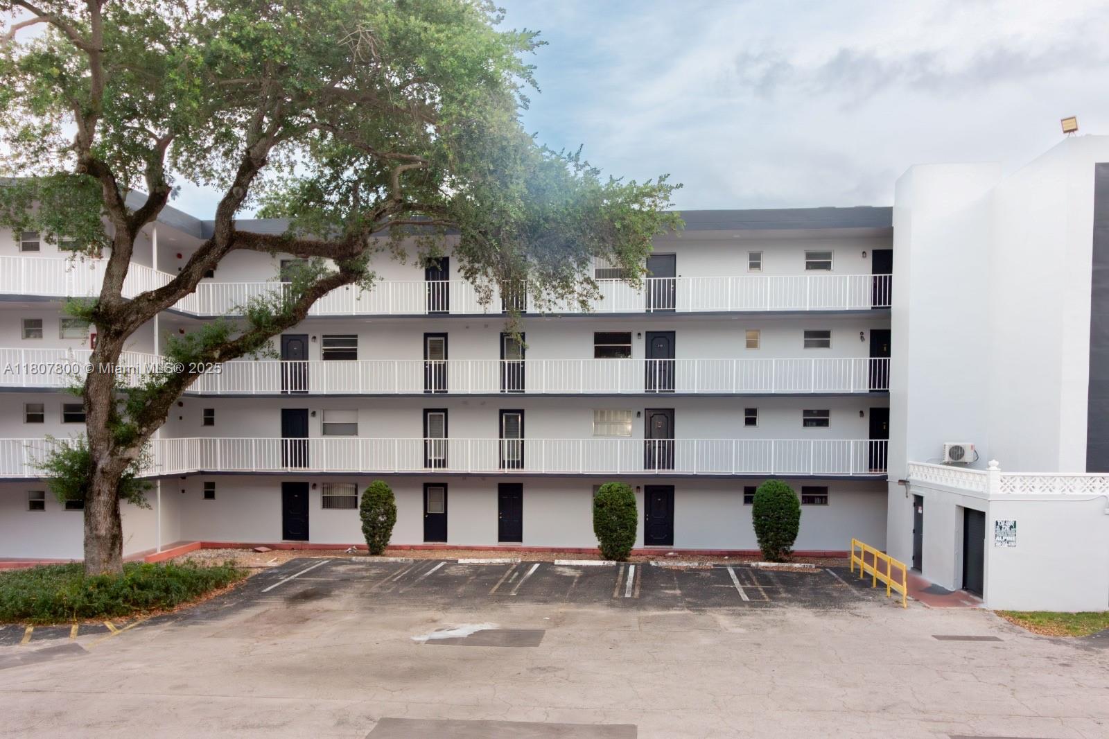 447 NE 195th St # 217, Miami FL 33179 photo 4