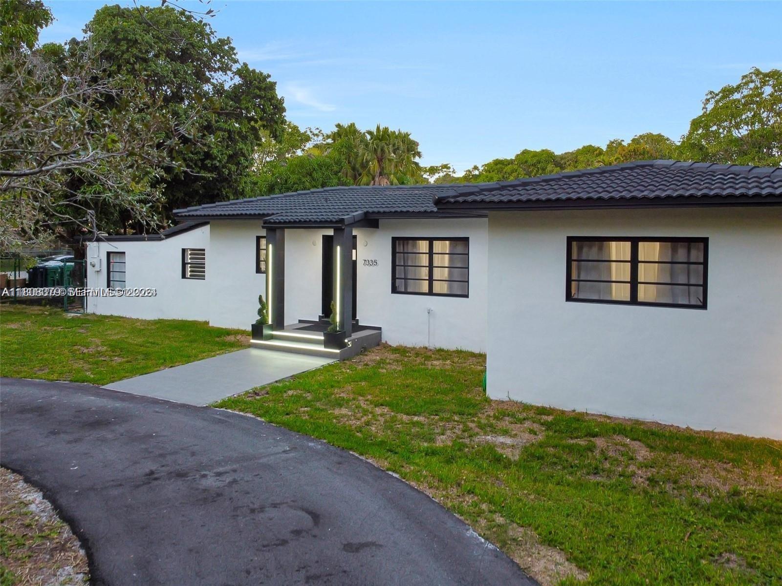 7335 SW 104th St, Pinecrest FL 33156