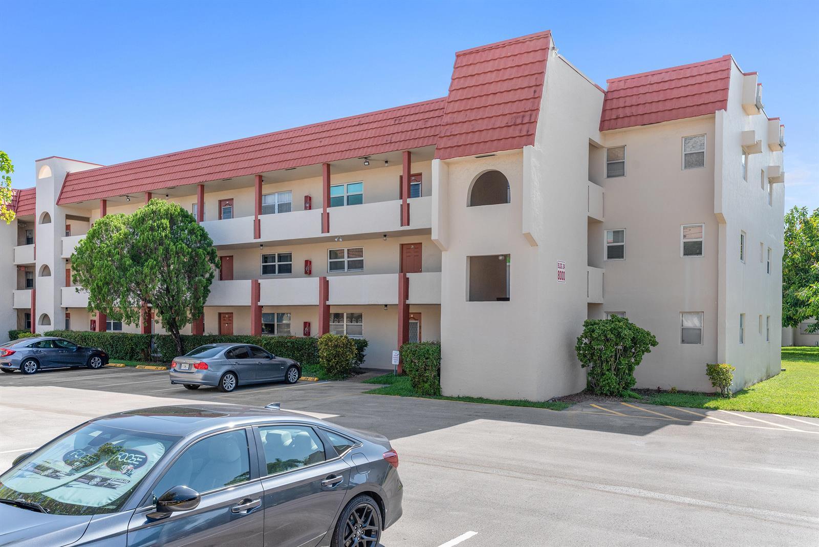 8000 Sunrise Lakes Drive E # 112, Sunrise FL 33322 photo 3