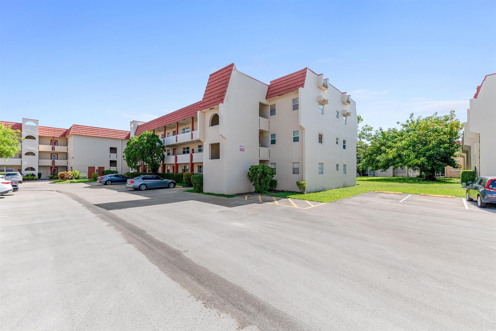 8000 Sunrise Lakes Drive E # 112, Sunrise FL 33322