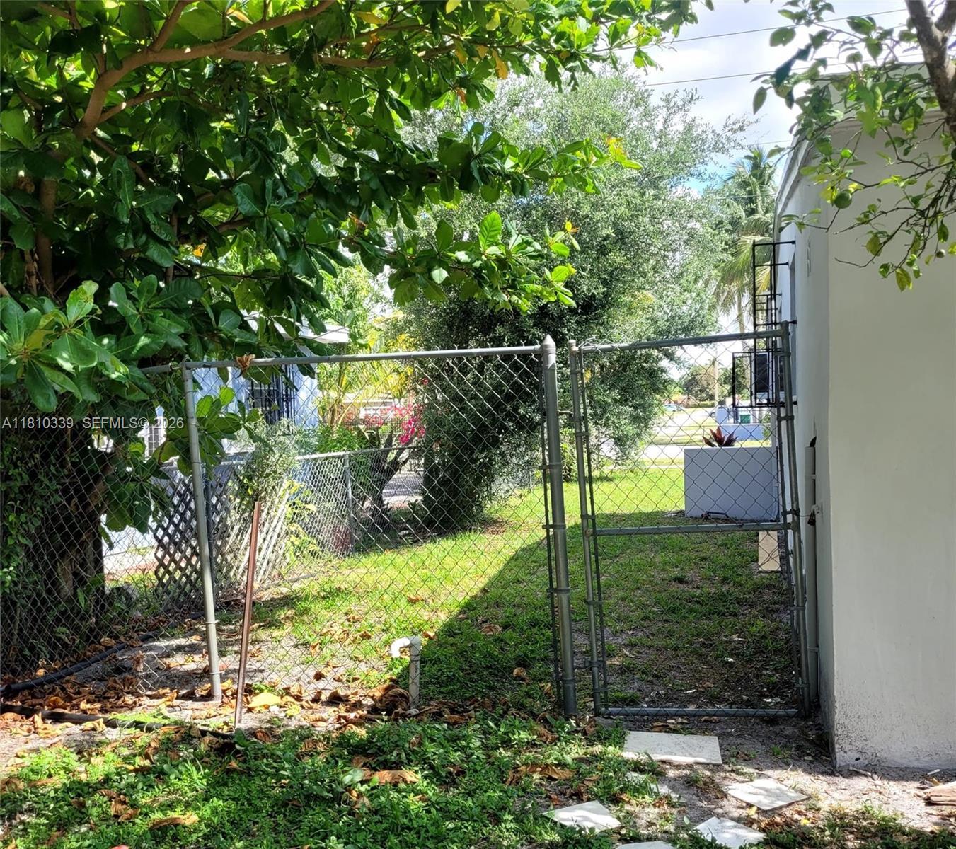 1760 NW 127th St, Miami FL 33167 photo 3