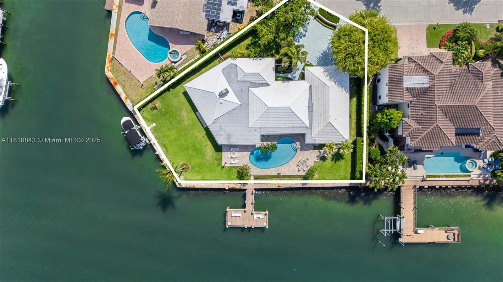 990 Powell Dr, Singer Island FL 33404 photo 3