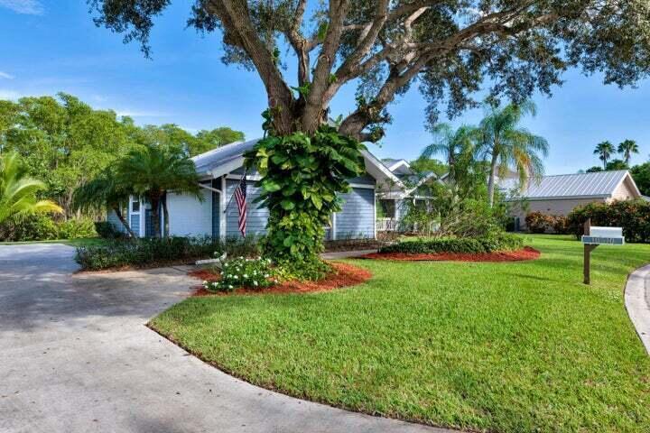 10510 SE Jupiter Narrows Drive, Hobe Sound FL 33455 photo 2