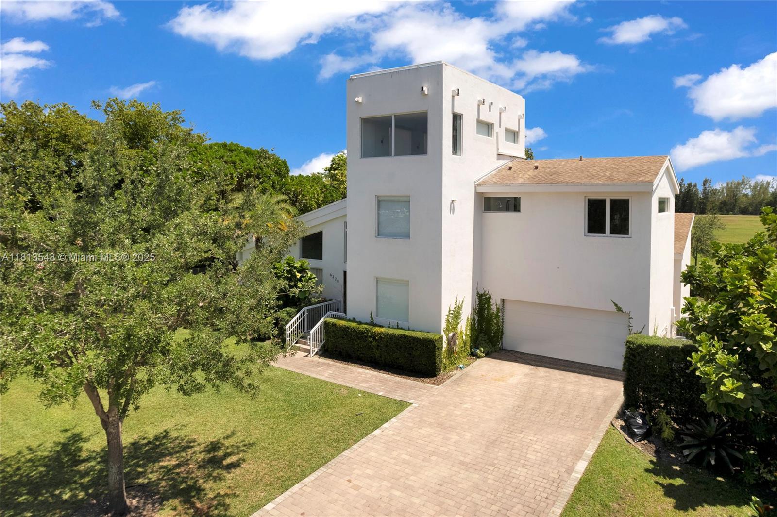 6320 Dolphin Dr, Coral Gables FL 33158 photo 2