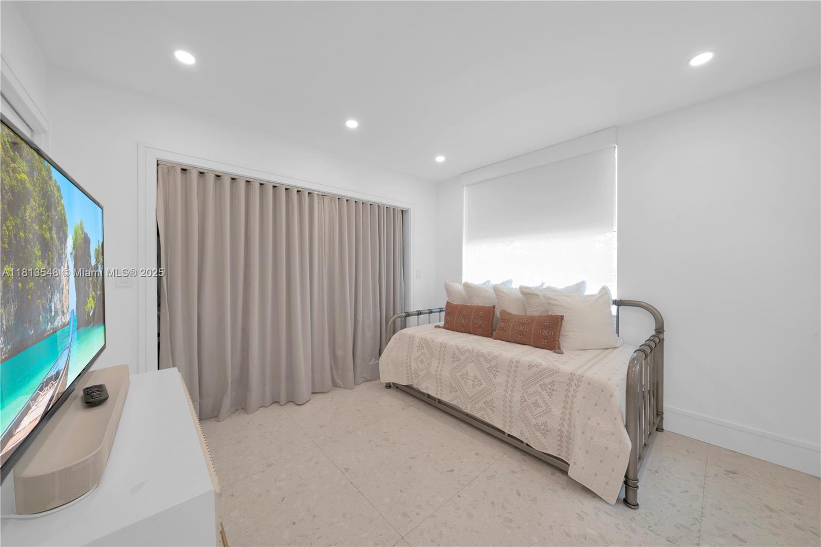6320 Dolphin Dr, Coral Gables FL 33158 photo 4