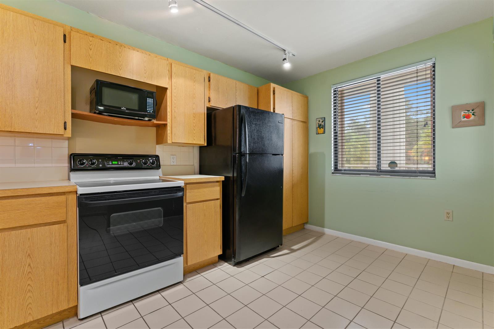 2621 Village Boulevard # 203, West Palm Beach FL 33409 photo 3