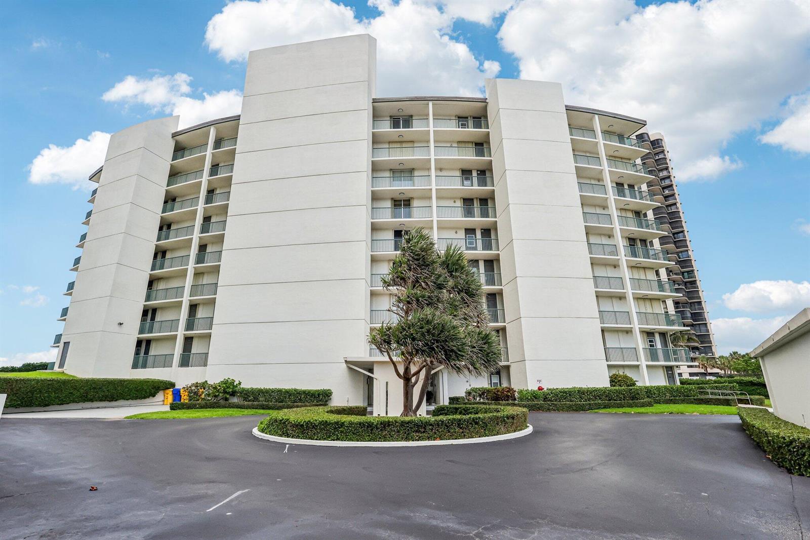 5400 N Ocean Drive E, Singer Island FL 33404 photo 3