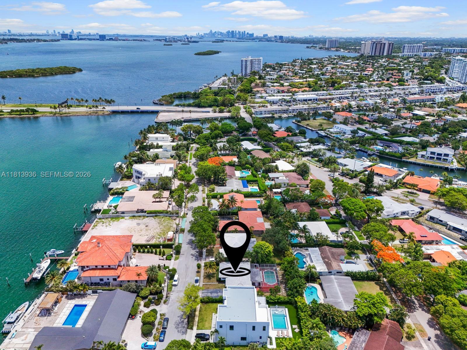 12480 Keystone Island Dr, North Miami FL 33181 photo 2