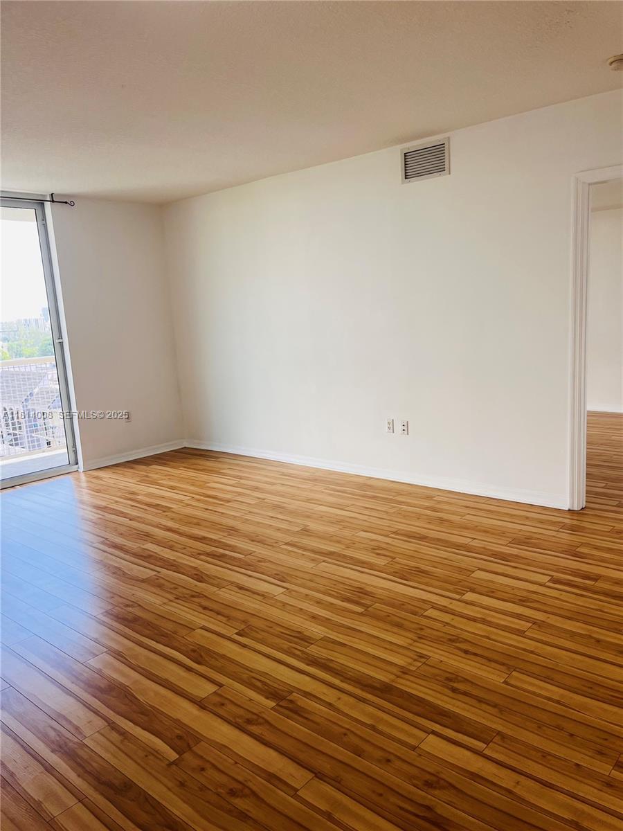 900 SW 8th St # 806, Miami FL 33130 photo 2