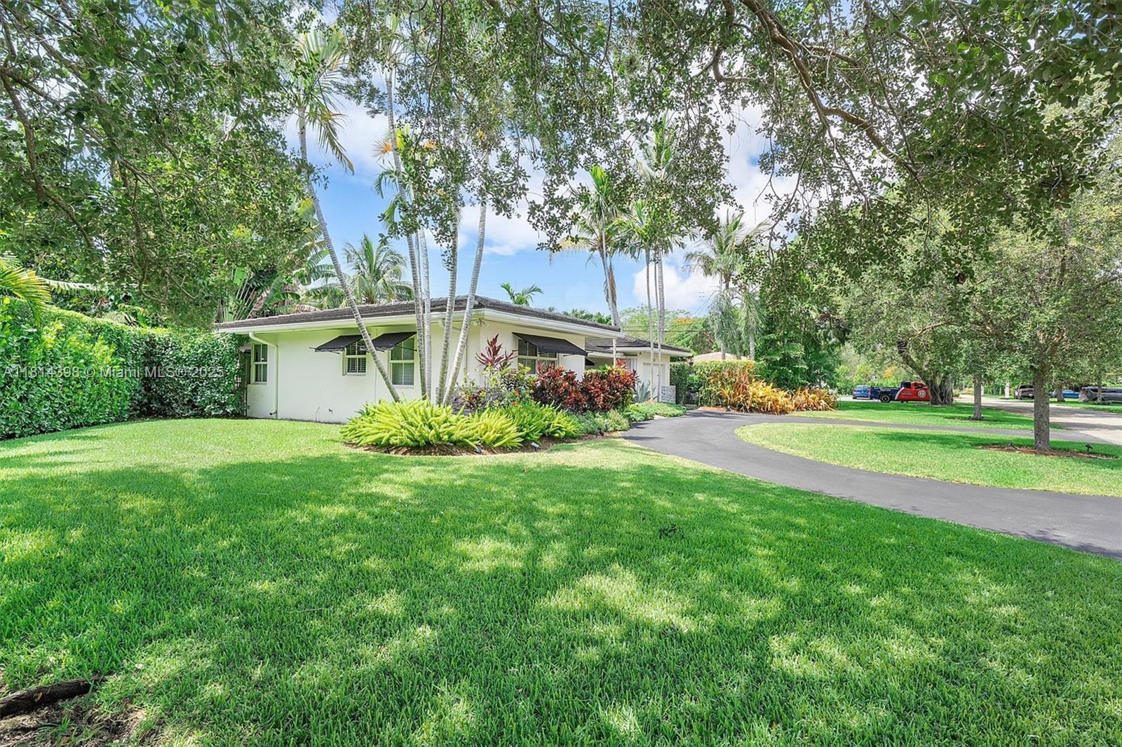 700 Vilabella Ave, Coral Gables FL 33146 photo 4