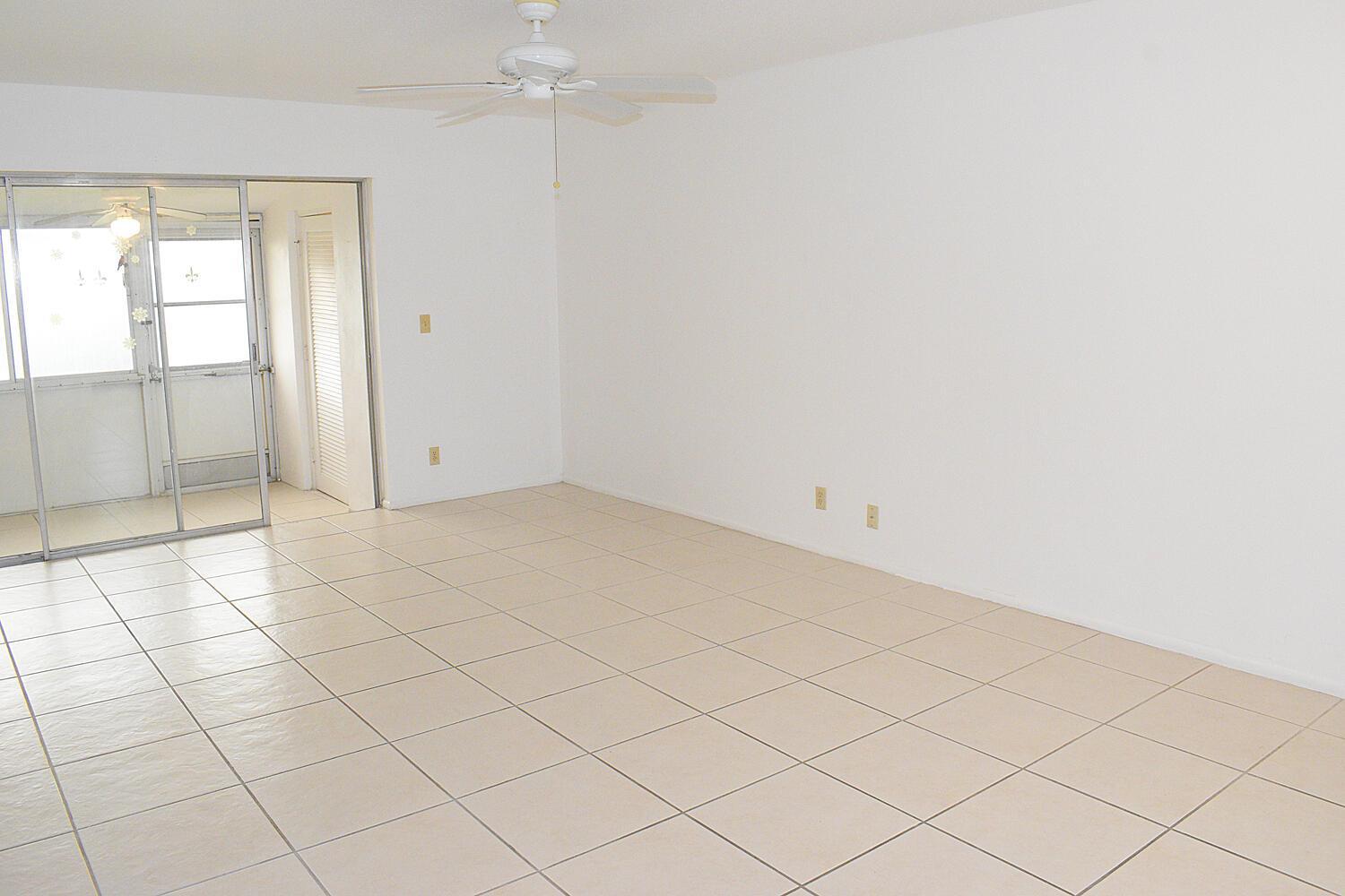 2930 Crosley Drive E # G, West Palm Beach FL 33415 photo 4