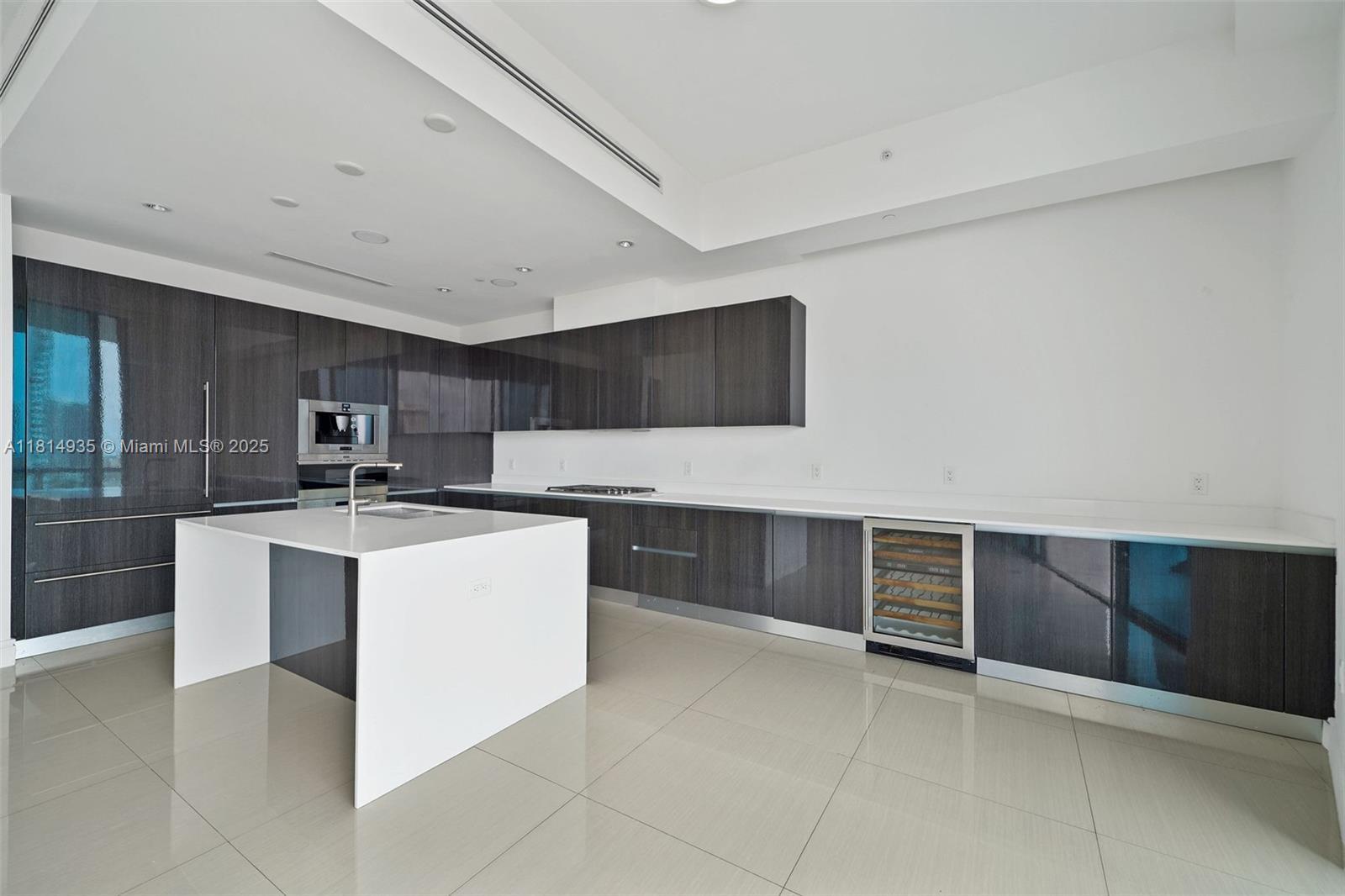 3250 NE 188th St, Aventura FL 33180 photo 5