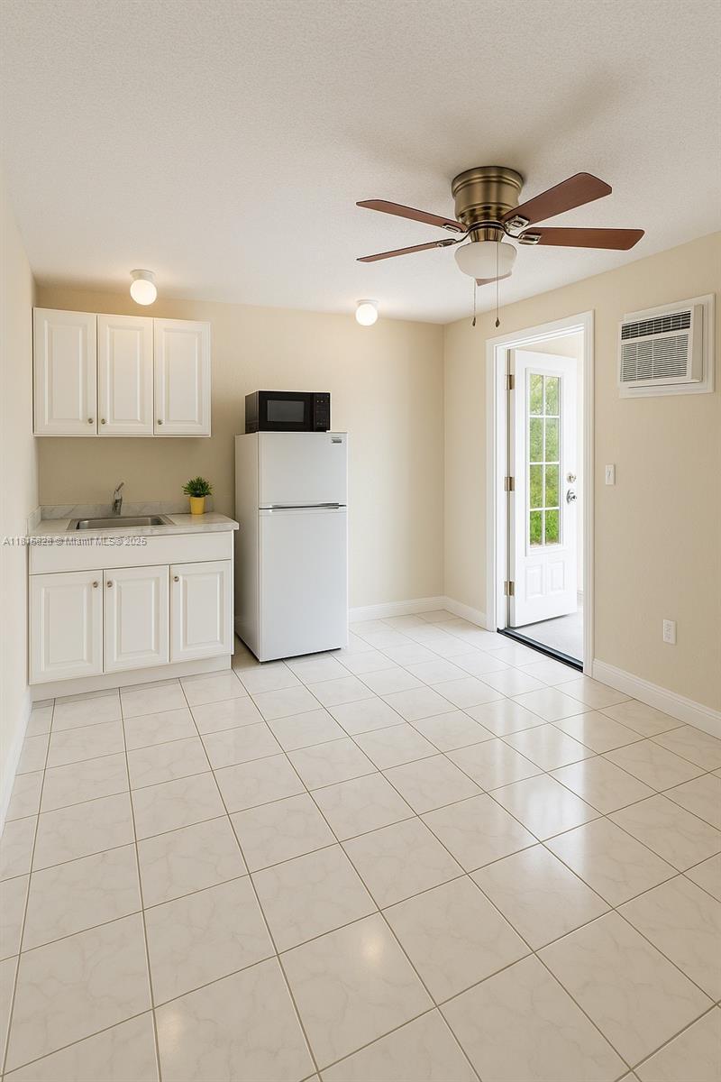 2810 NW 51st St # C, Miami FL 33142