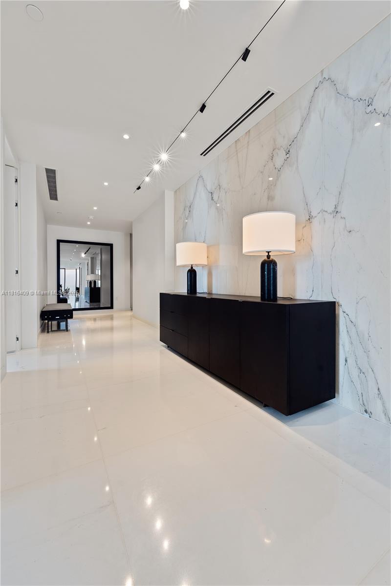 300 Biscayne Blvd Way # 5101, Miami FL 33131 photo 4