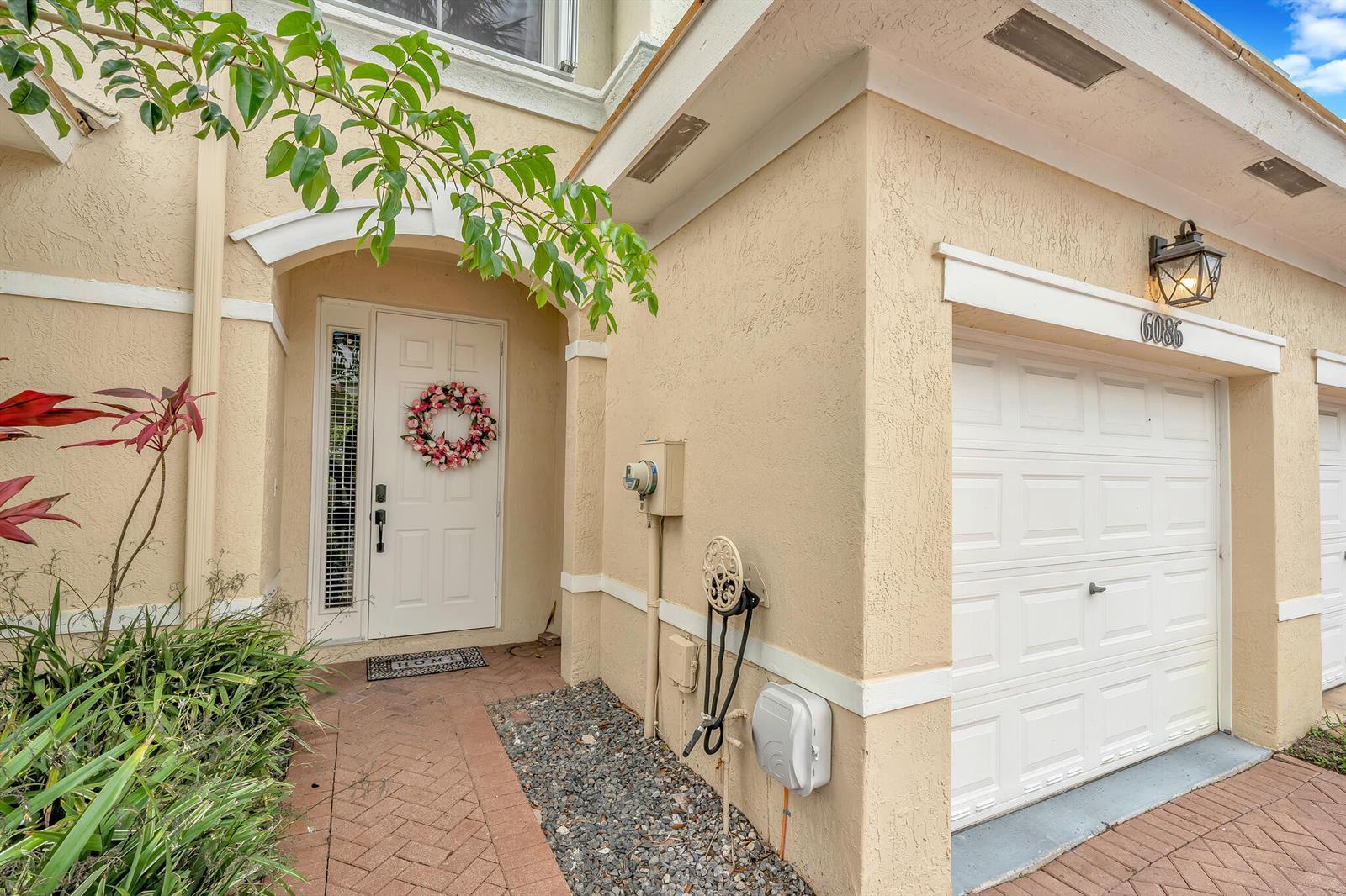 6086 Seminole Gardens Circle, Riviera Beach FL 33418 photo 3