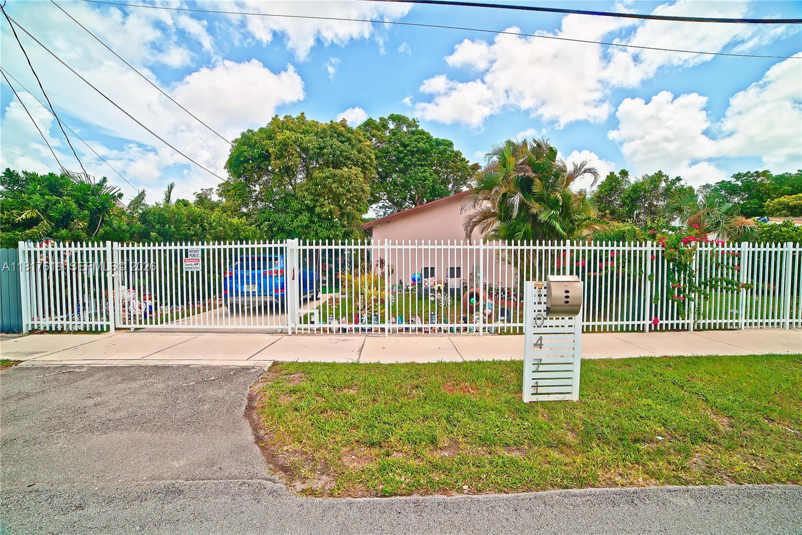 10471 SW 174th Ter, Miami FL 33157 photo 2