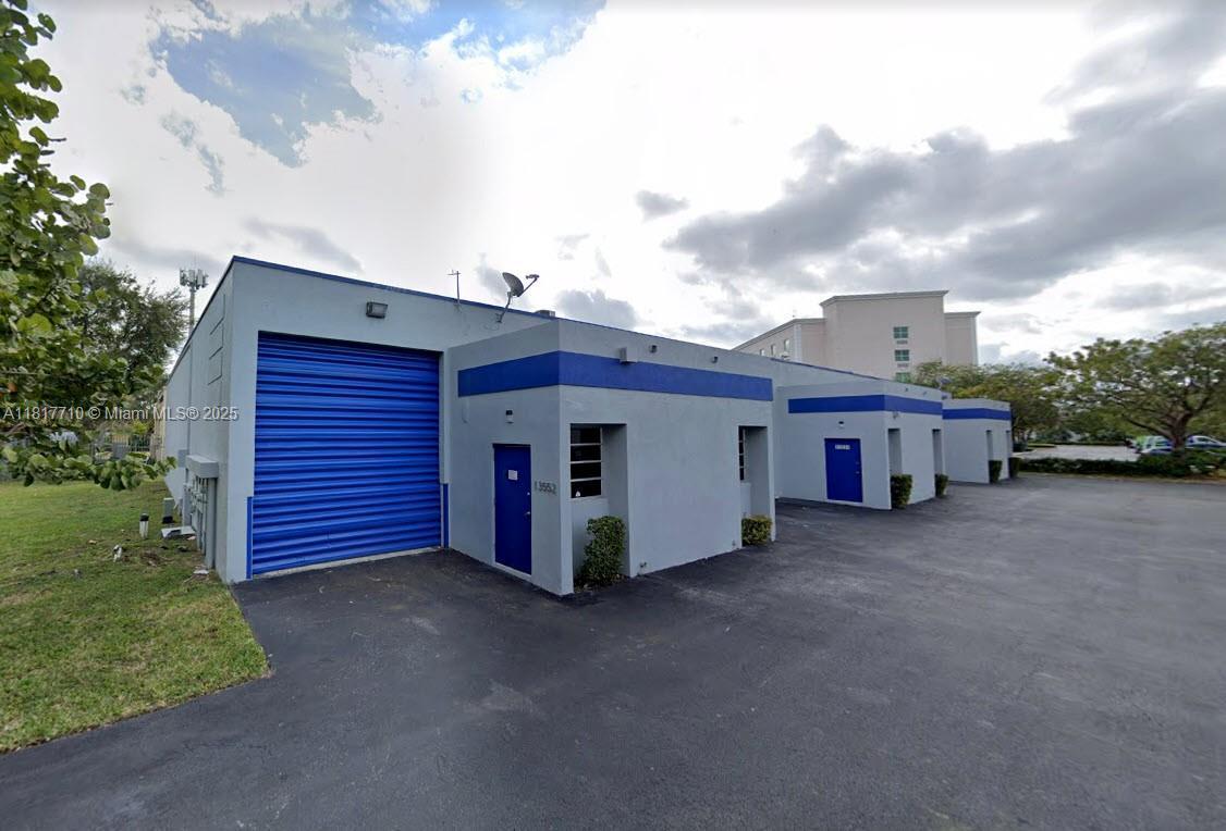 13552 SW 129th St, Miami FL 33186