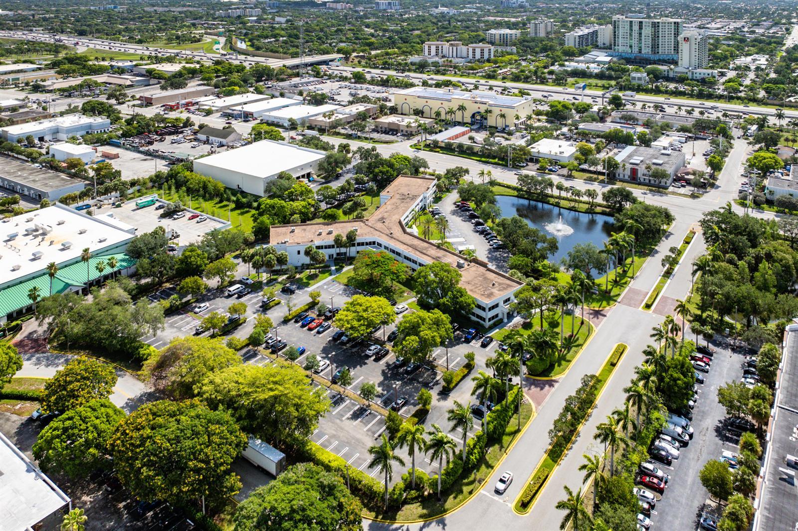 555 SW 12th Avenue, Pompano Beach FL 33069 photo 2
