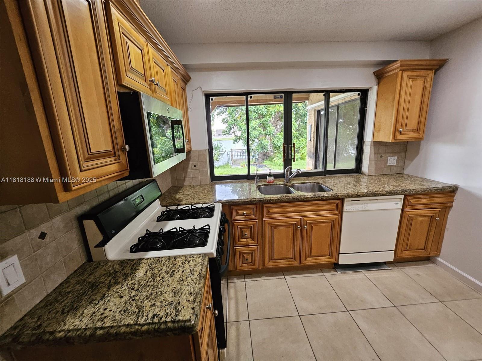 3941 NW 115th Ter, Sunrise FL 33323 photo 5