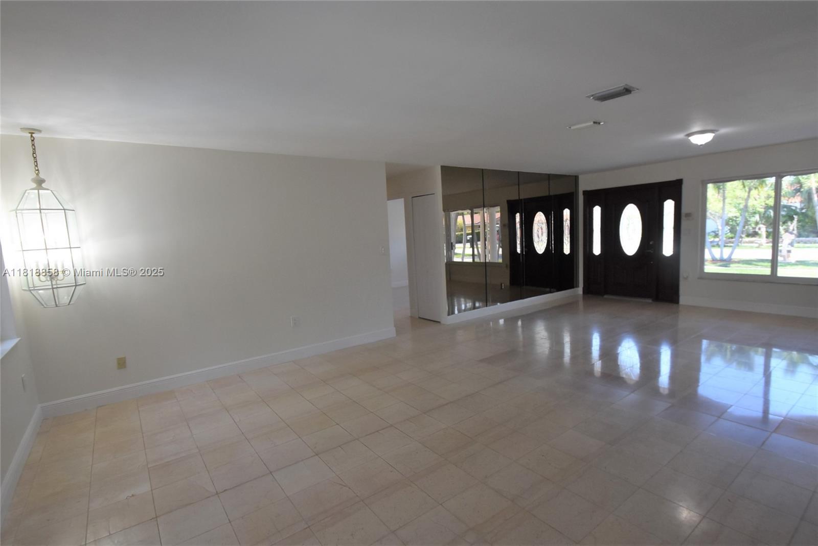 10105 SW 2nd Ter, Miami FL 33174 photo 4