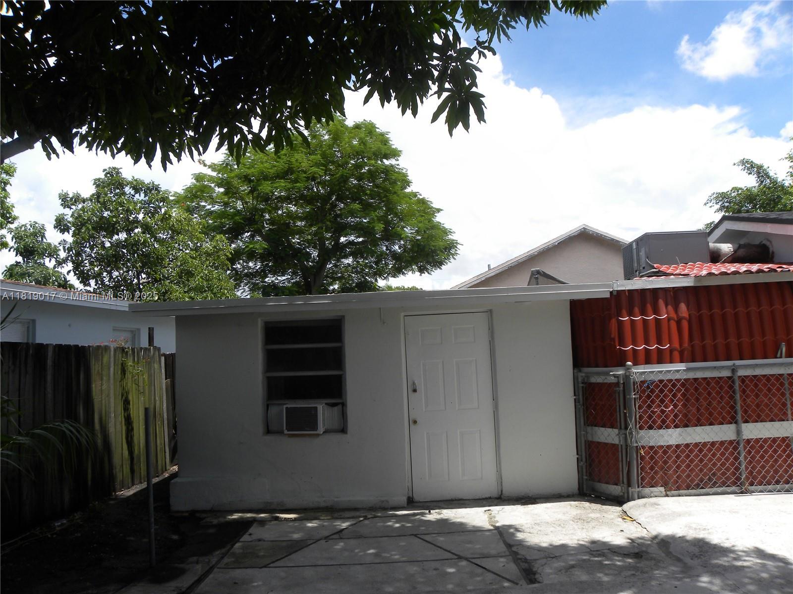 214 NW 49th Ave rear, Miami FL 33126 photo 2