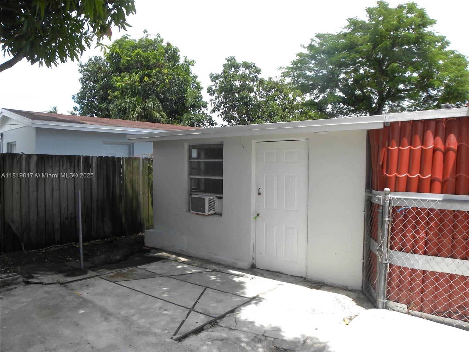 214 NW 49th Ave rear, Miami FL 33126 photo 3