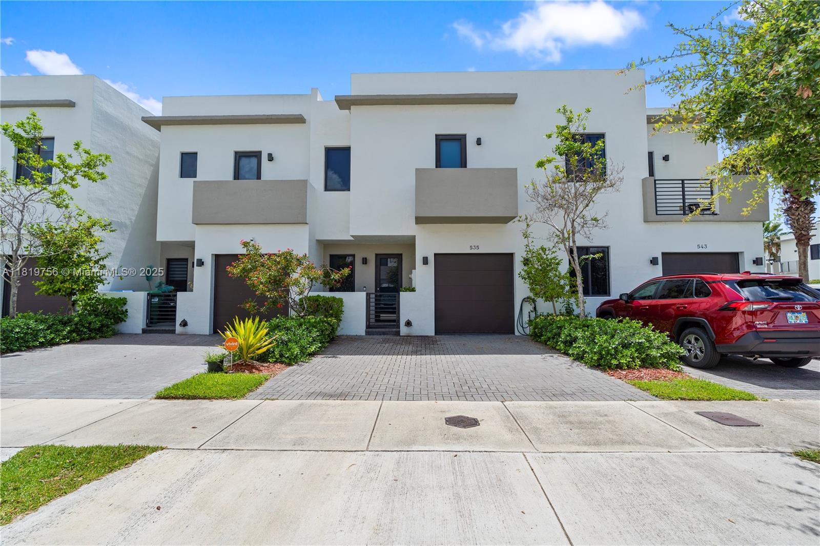 535 SW 91st Pl, Miami FL 33174 photo 2