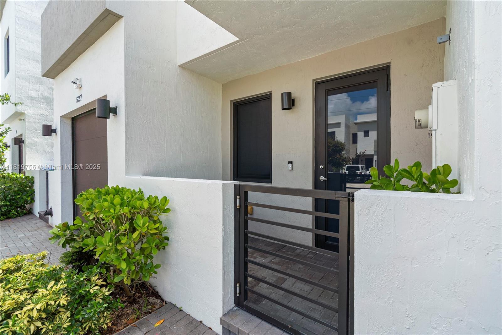535 SW 91st Pl, Miami FL 33174 photo 3