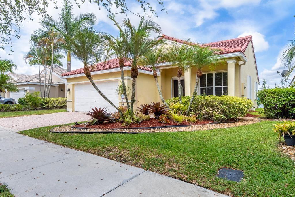 916 Savannah Falls Drive, Weston FL 33327 photo 2