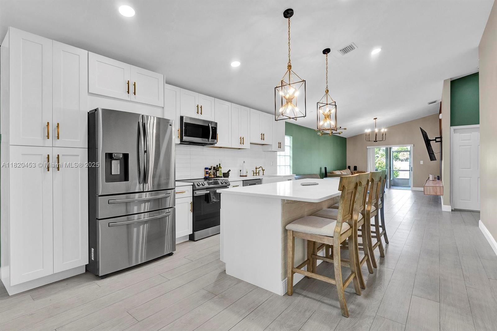 142 SW 204th Ave, Pembroke Pines FL 33029 photo 3