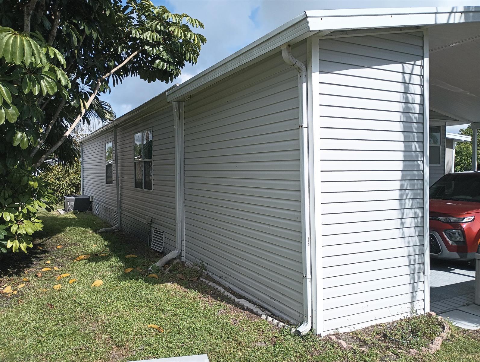 523 Thames Bluff Ridge, Fort Pierce FL 34982 photo 4