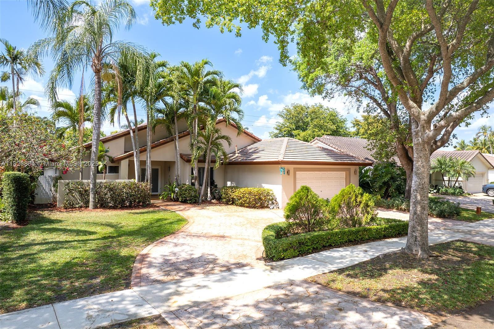14460 Glencairn Rd, Miami Lakes FL 33016 photo 2