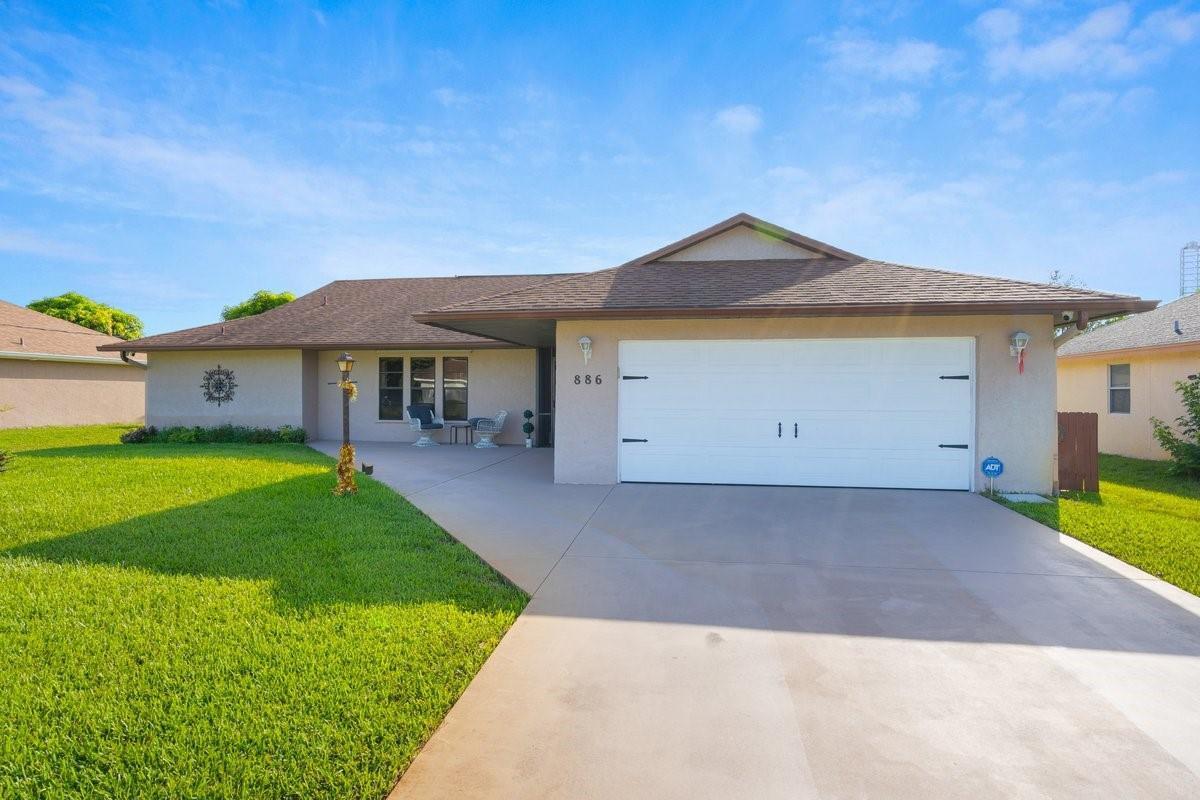 886 SE Odonnell Lane, Port St. Lucie FL 34983 photo 2