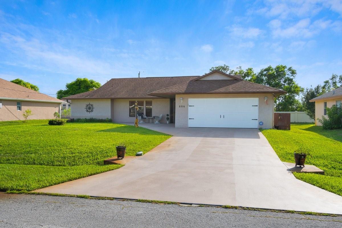 886 SE Odonnell Lane, Port St. Lucie FL 34983 photo 3