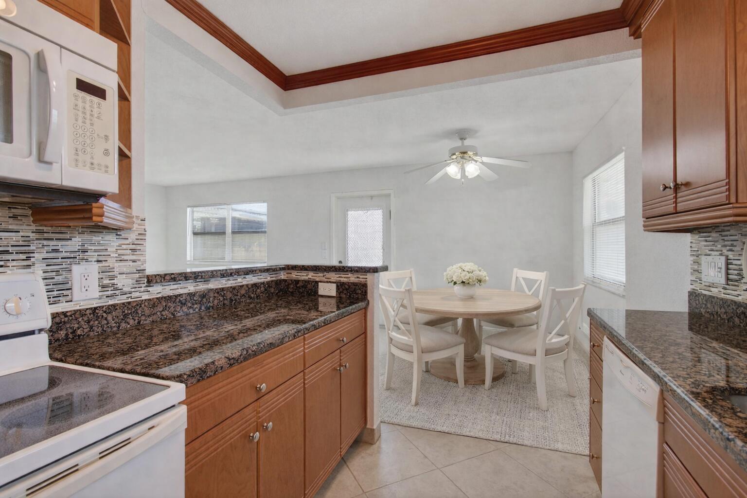 228 Brittany E, Delray Beach FL 33446 photo 2