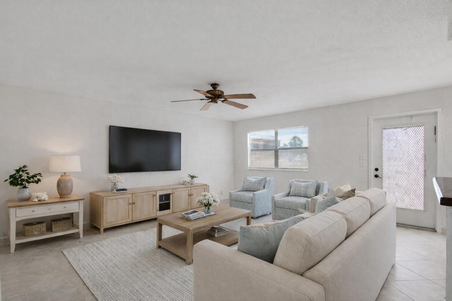 228 Brittany E, Delray Beach FL 33446 photo 3