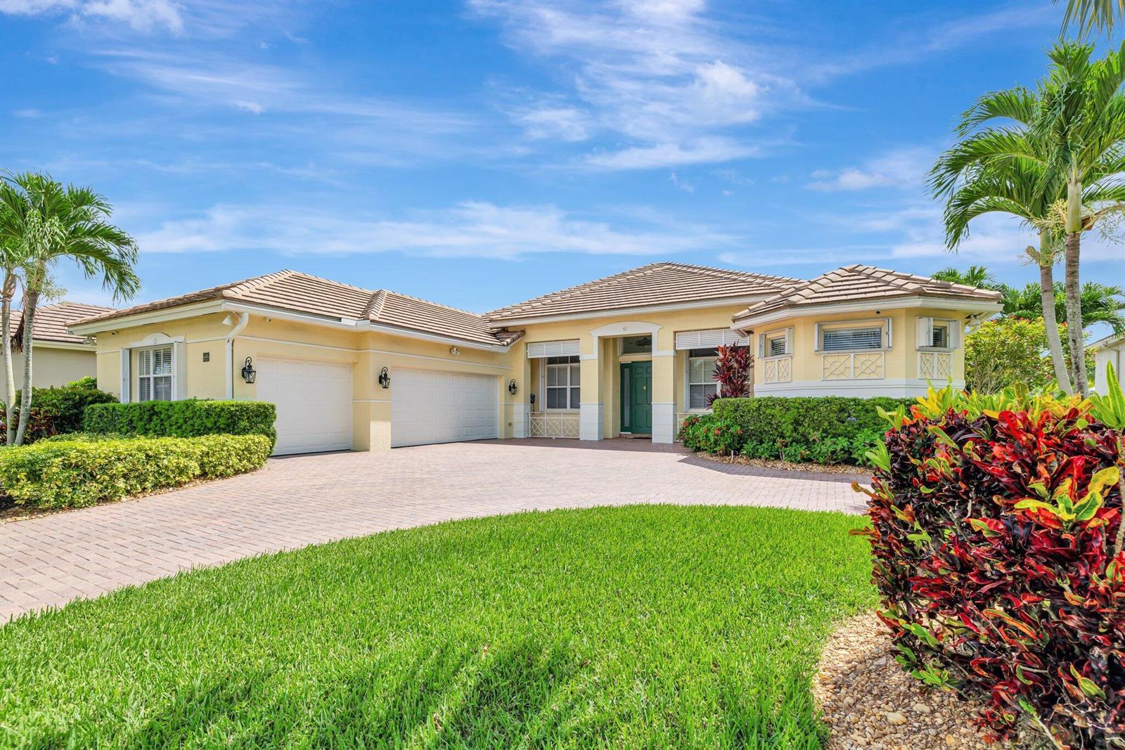 699 SW River Bend Circle, Stuart FL 34997 photo 2