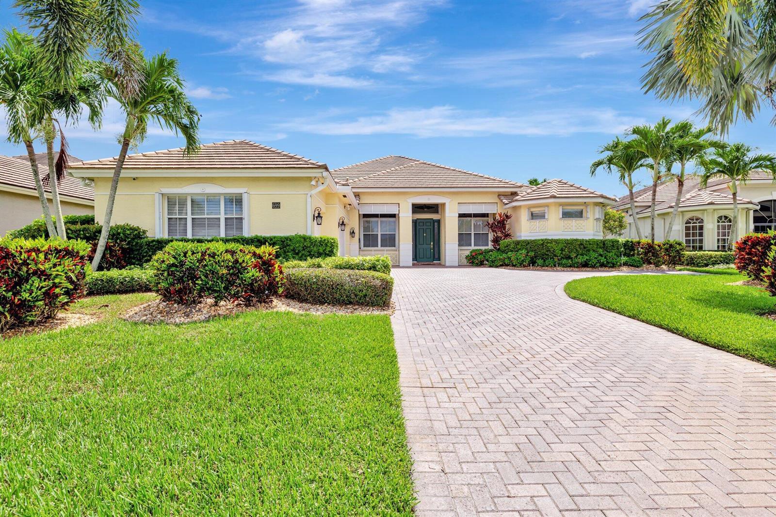 699 SW River Bend Circle, Stuart FL 34997