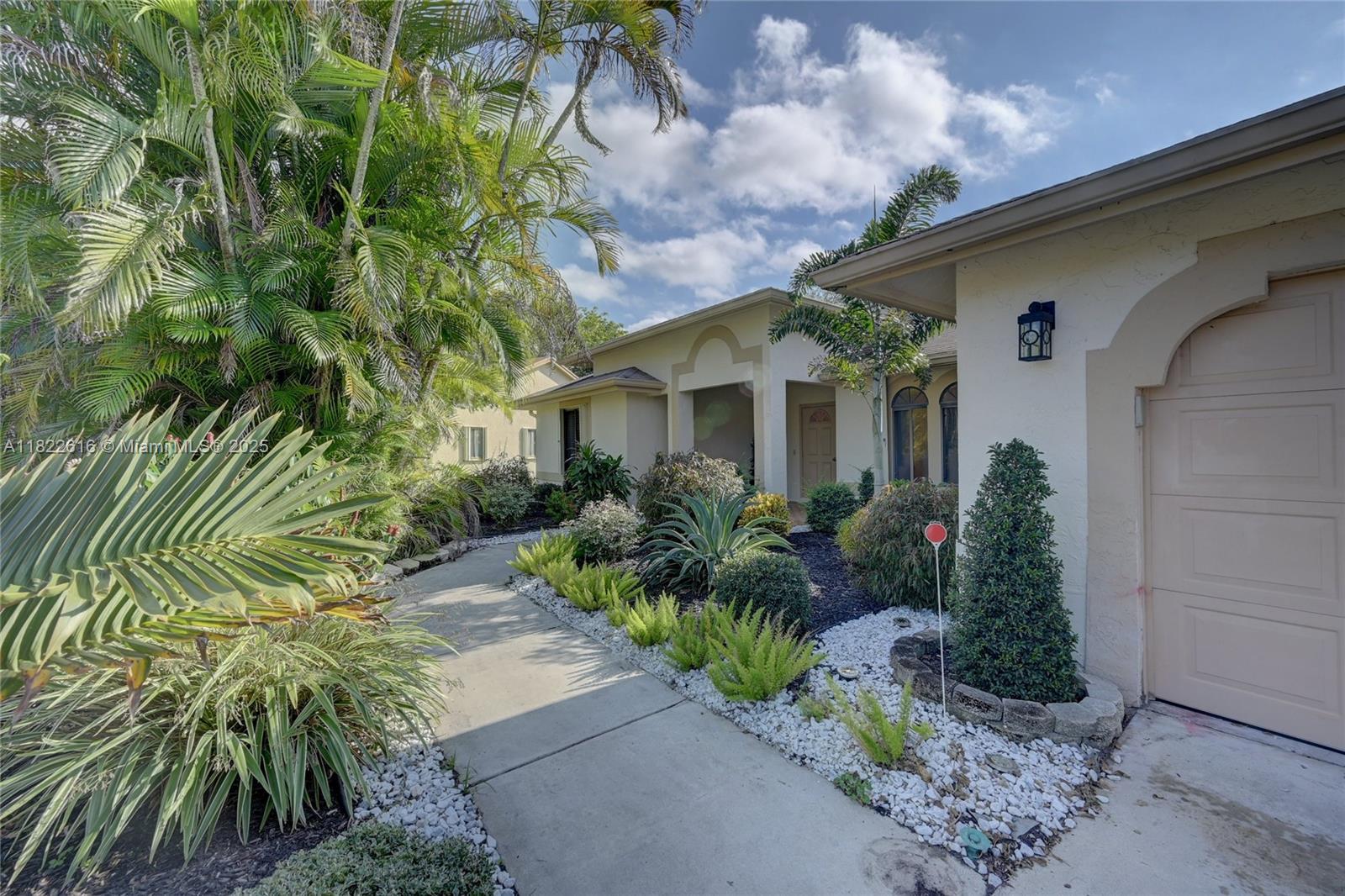 2530 Riviera Dr, Delray Beach FL 33445 photo 2