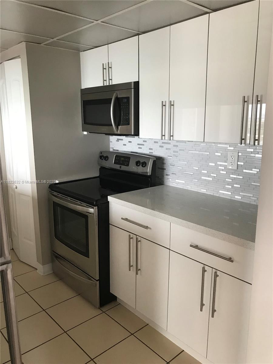 7601 E Treasure Dr # 2114, North Bay Village FL 33141 photo 2