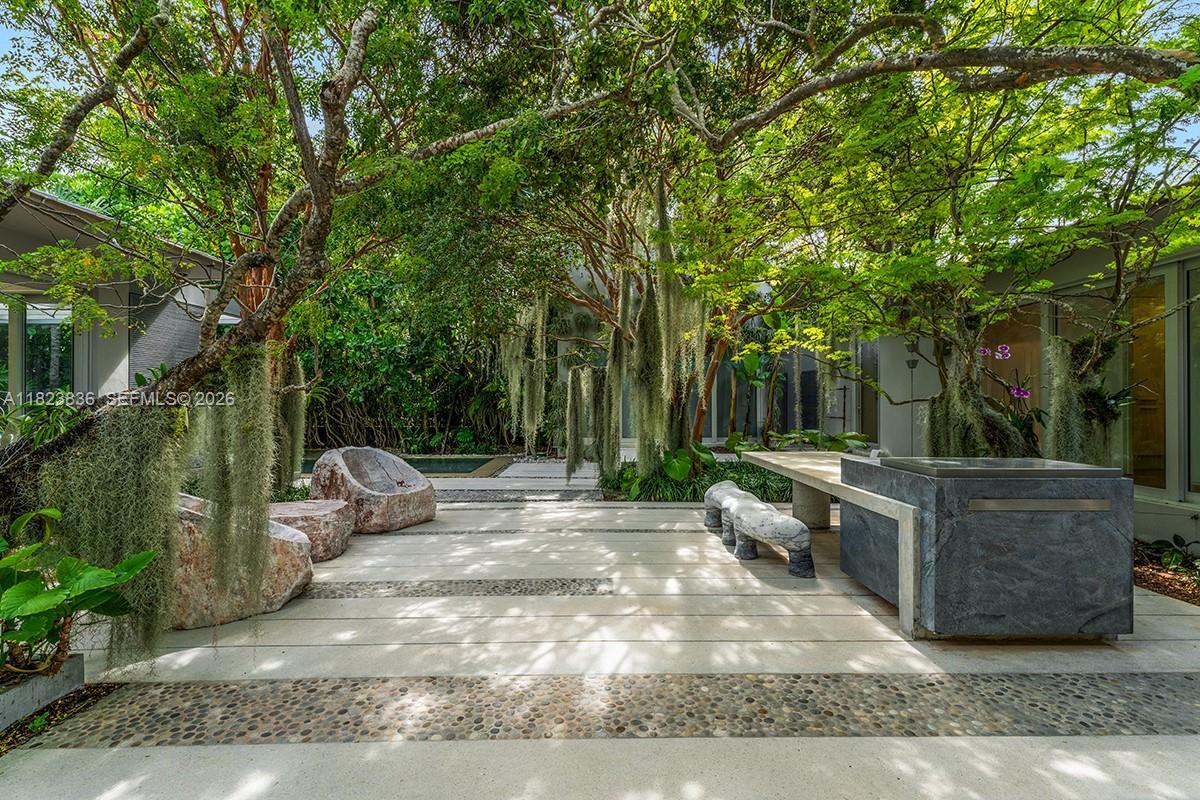 11 La Gorce Cir, Miami Beach FL 33141 photo 4