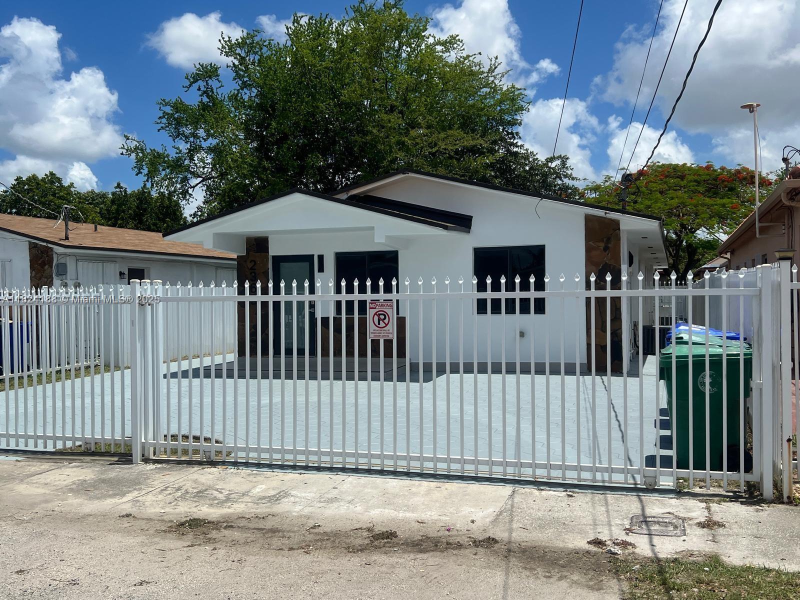 2368 / 2370 NW 33rd St, Miami FL 33142 photo 2