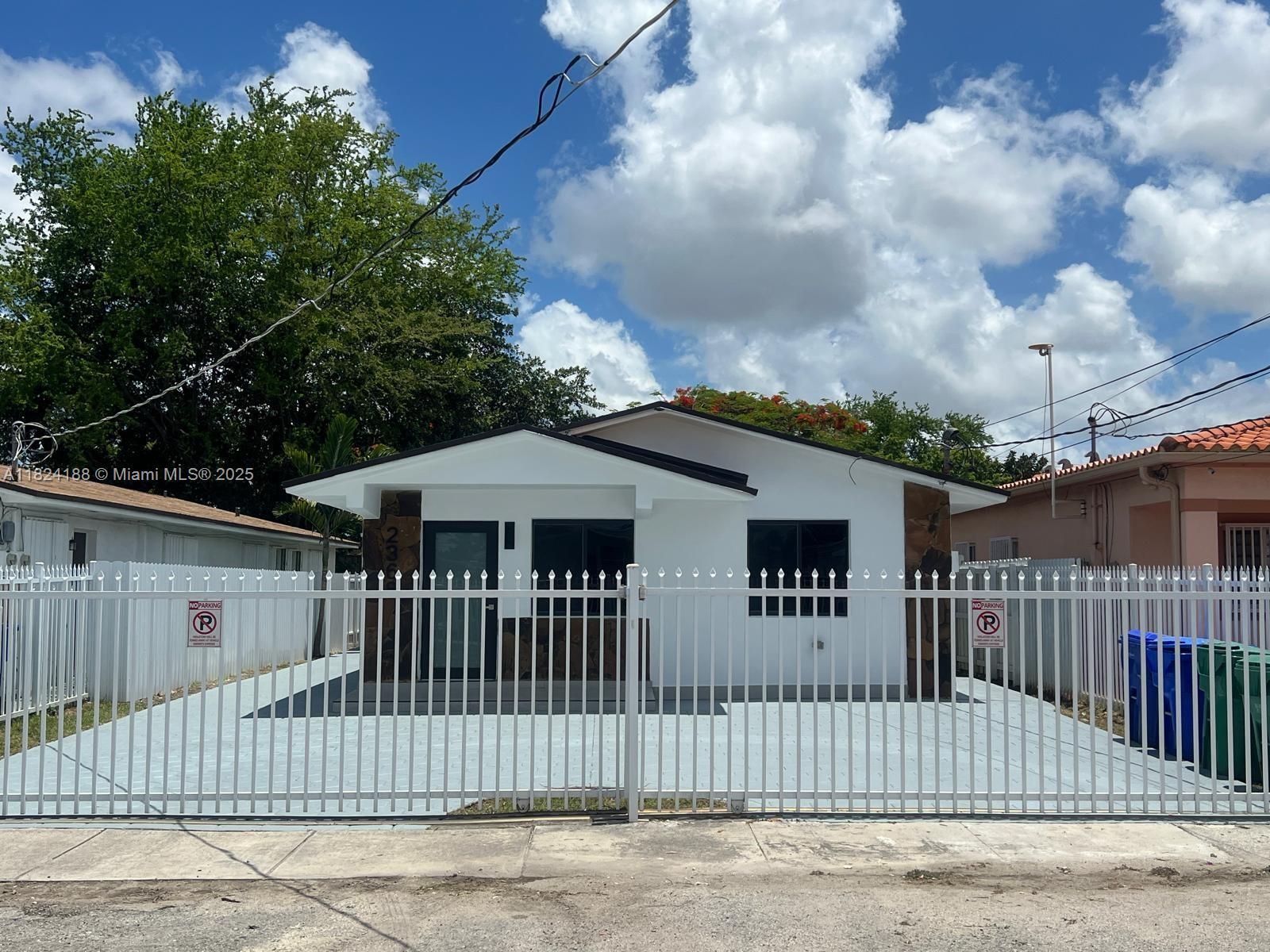 2368 / 2370 NW 33rd St, Miami FL 33142 photo 3