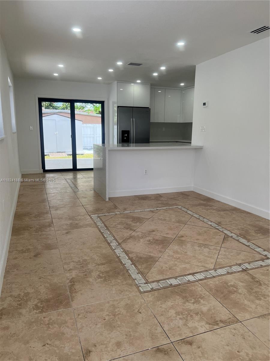 2368 / 2370 NW 33rd St, Miami FL 33142 photo 5