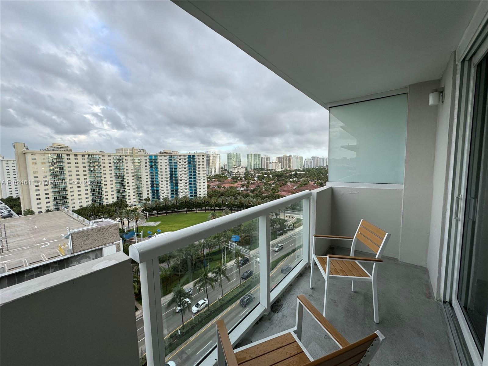 19201 Collins Ave # 1137, Sunny Isles Beach FL 33160 photo 3